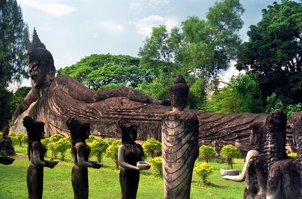 jardin-de-statues-de-bouddha