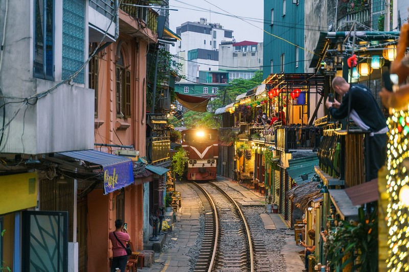 rue-du-train-hanoi-11