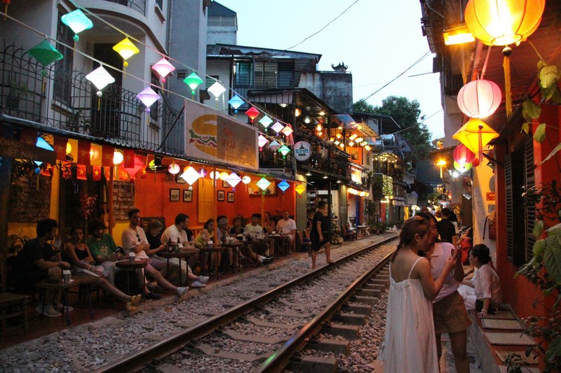 rue-du-train-hanoi-6 rue-du-train-hanoi-6