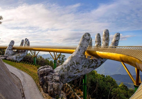vietnam-aux-yeux-des-medias-a-letranger-en-2018-pont-dor