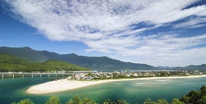 La beauté pure de Plage de Lang Co