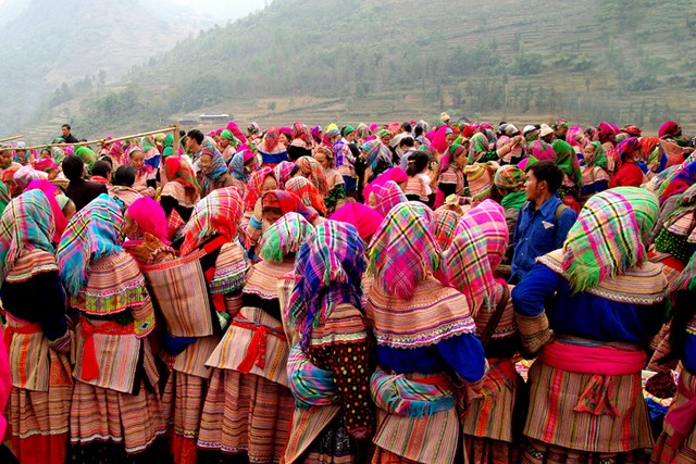 Voyage Vietnam Nord – Couleurs du Marché de l’Amour Khau Vai ( une fois par an)