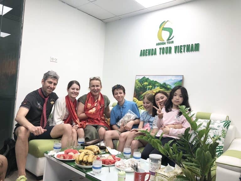 z5279195935076 c649977c34d56bd15569ce602c1e1485 - agence locale voyage Vietnam Laos Cambodge -Agenda Tour