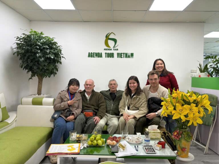 Avec agence locale francophone