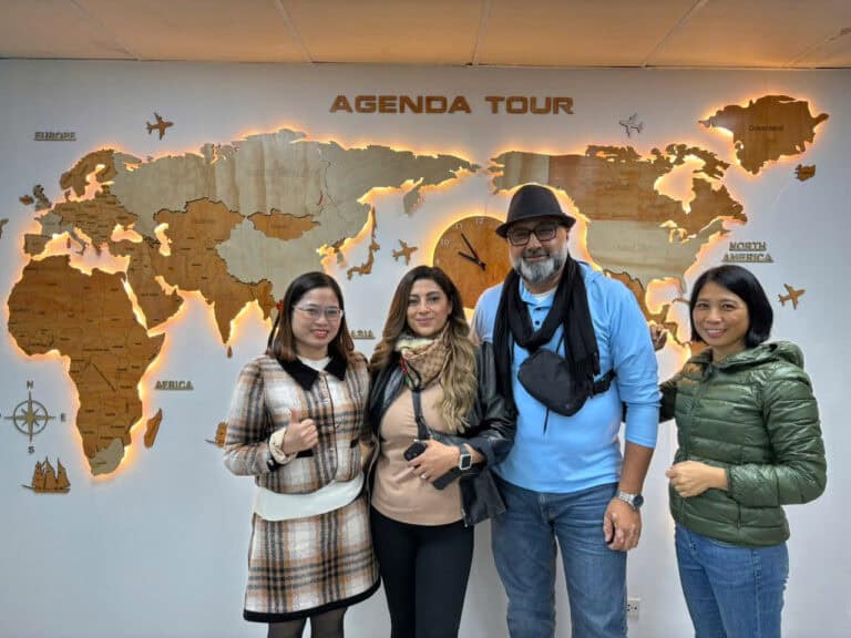 Avec agence locale francophone