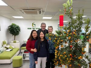 Avec agence locale francophone