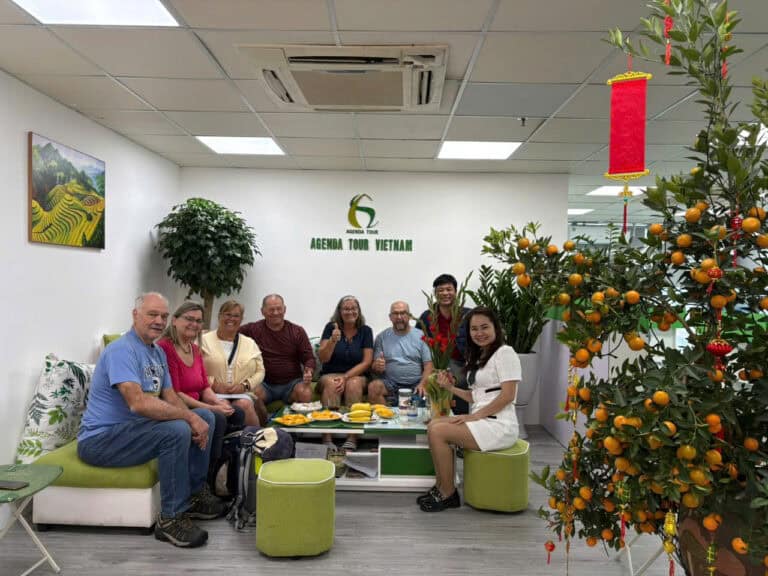 Avec agence locale francophone