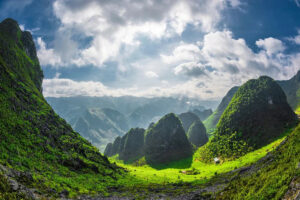 sapa ou ha giang deux tresors du nord vietnam entre montagnes et cultures 68cb8c1c2128f 1 - agence de voyage Vietnam Laos Cambodge