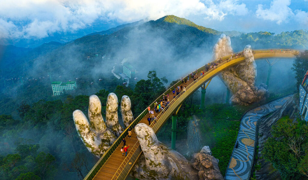 ban tay Danang | agence voyage Vietnam Voyage organisé ou sur mesure au Vietnam