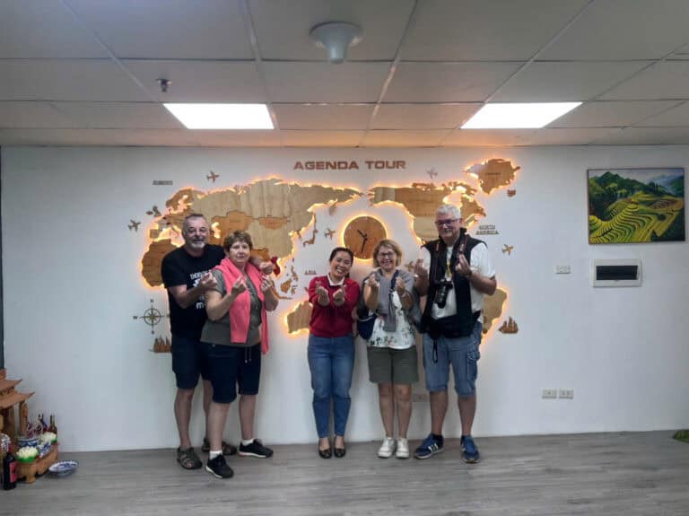 Voyage de groupe Vietnam avec Agenda Tour, découverte des paysages et culture vietnamienne.
